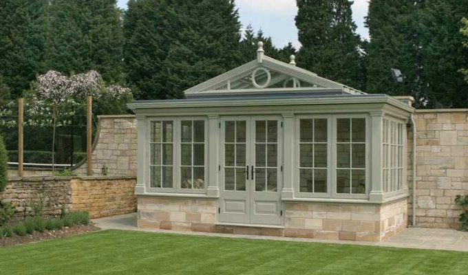 Orangery with freestanding design